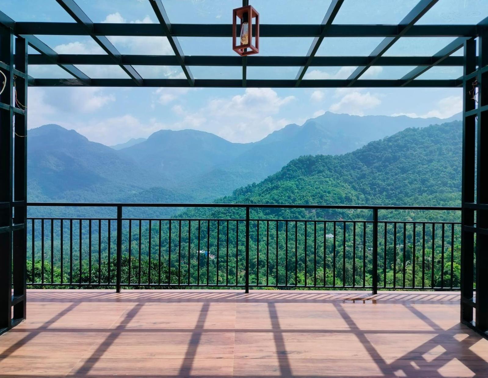 Karimb Resorts Vallikavungal エクステリア 写真